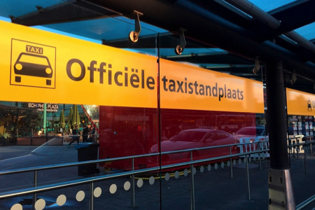 Schiphol taxi vanaf de standplaats