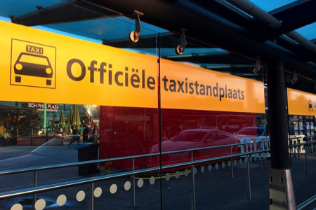 Schiphol taxi from the official taxi stand