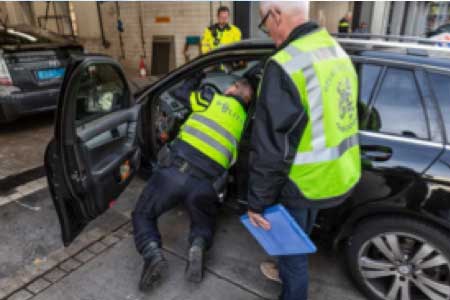 Illegale taxis op Schiphol